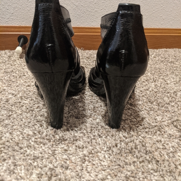 Michael kors heels - Picture 3 of 4